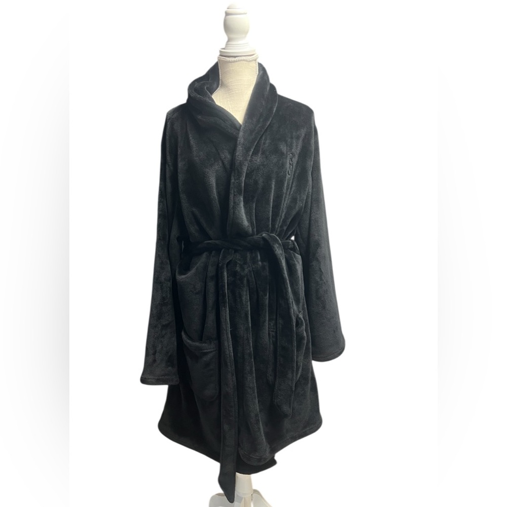 Victorias Secret‎ bathrobe
